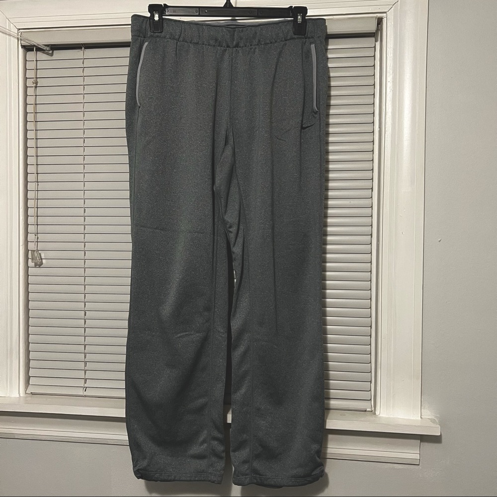 Nike Women’s Therma-Fit Sweatpants